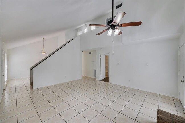 Building Photo - 5906 Golden Forest Dr
