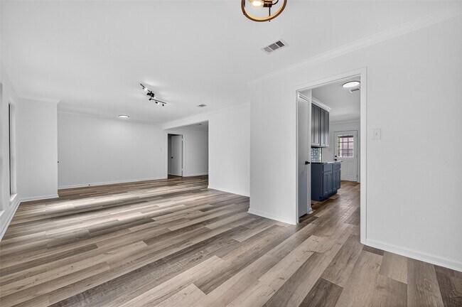 Building Photo - 17418 Largs Cir