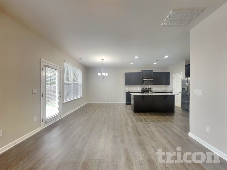 Building Photo - 144 Yadkin St