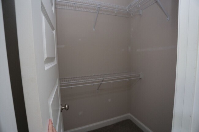 Building Photo - 3 Bedroom Brick House in SEB School District Available NOW