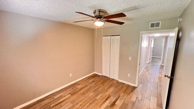 Building Photo - NEWLY RENOVATED 3 Bedroom/2 Bath Unit! Was...