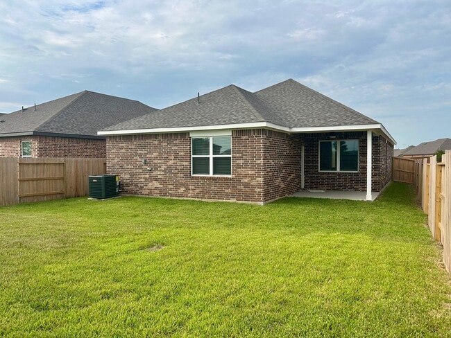 Primary Photo - 1027 Rosewood Trl