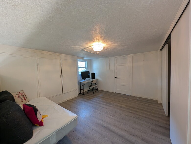 Building Photo - 531 C St