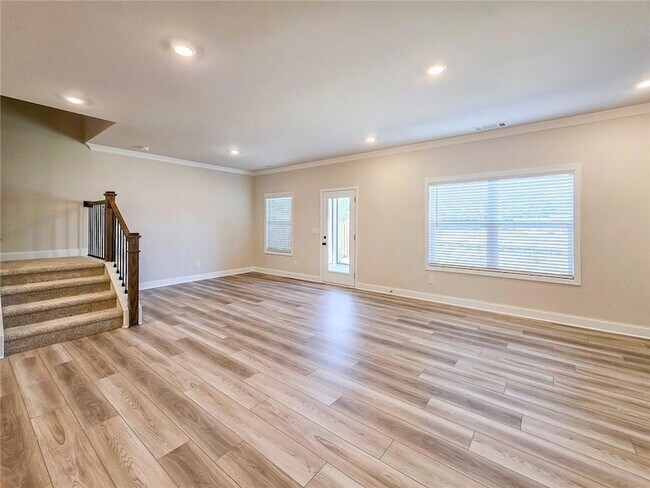 Building Photo - 3517 Iron Hearth Bnd