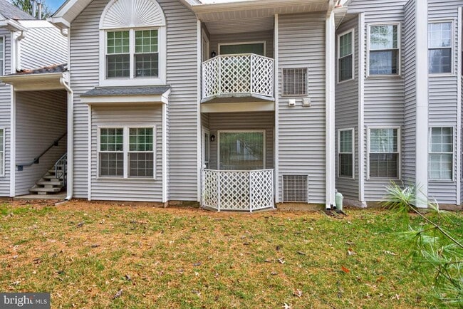 Building Photo - 511 Diamond Dr