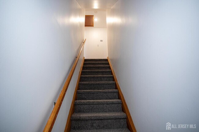 Building Photo - 32 Heston Ave