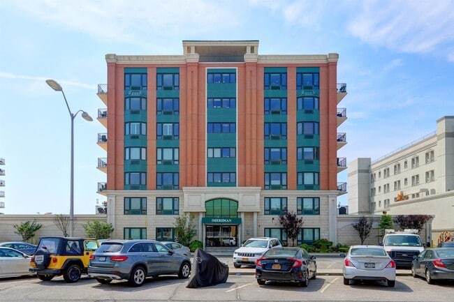 Building Photo - 260 W Broadway