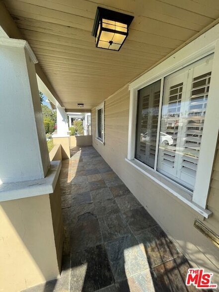 Building Photo - 5028 4th Ave