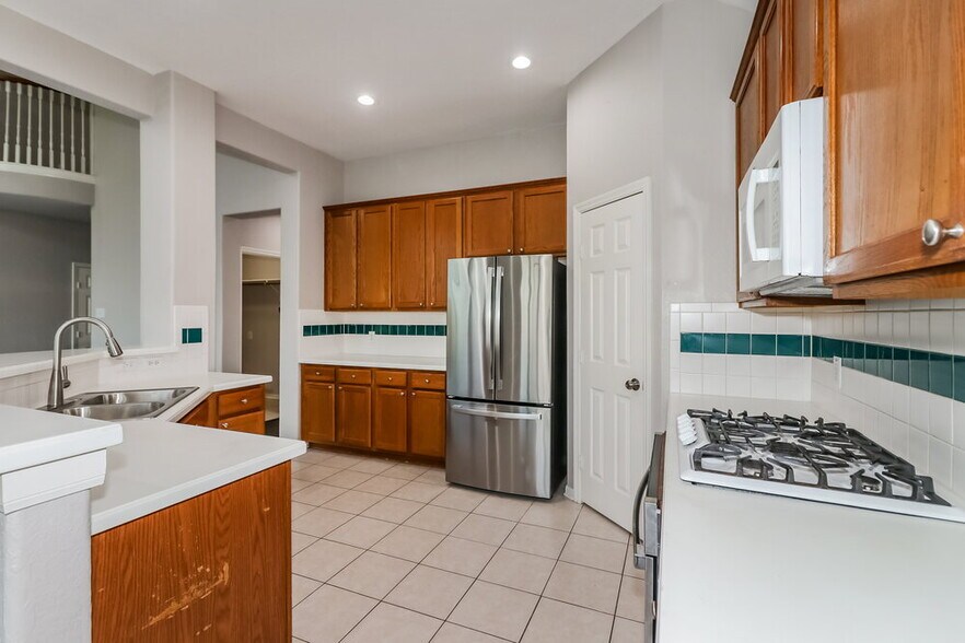 Building Photo - 5411 Upland Brook Ln