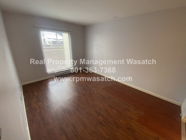 Building Photo - Beautiful 1 bedroom 1 bath Condo! New Rent...