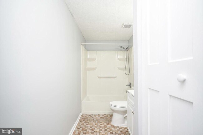 Building Photo - 53 Victoria Manor Ct