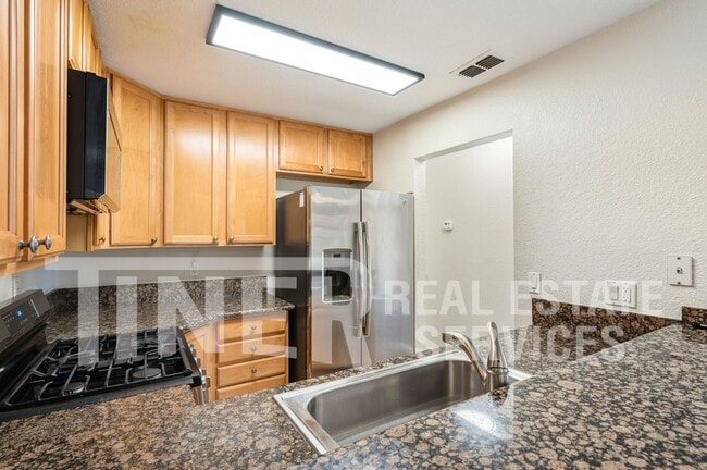 Building Photo - 11150 Trinity River Dr