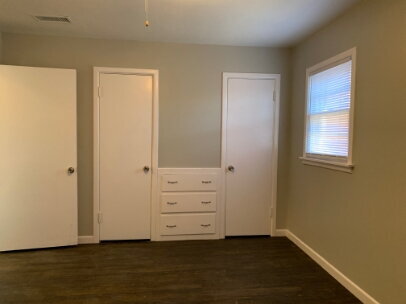 Building Photo - "Charming 3-Bedroom Oasis with 2 Full Baths in the Heart of Lubbock!"