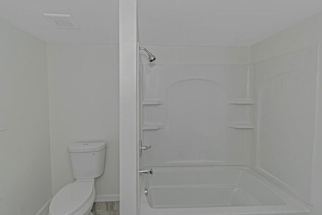 Building Photo - 204 Mill St