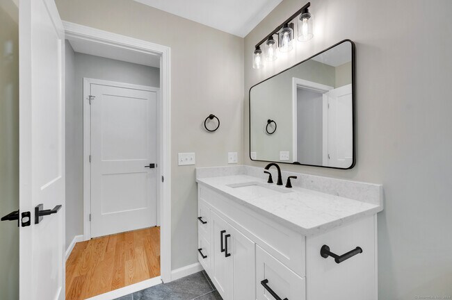 Building Photo - 33 West End Ave