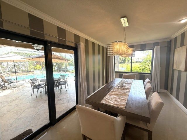 Building Photo - 3250 Lakeview Blvd