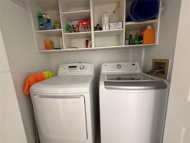 Building Photo - 3610 Yacht Club Dr