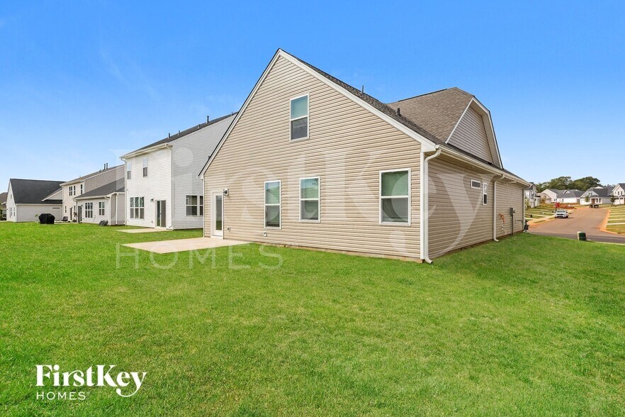 Building Photo - 208 Stonefence Dr