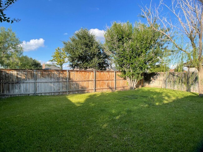 Building Photo - COMING SOON!!!!  Beautiful Home in East Park