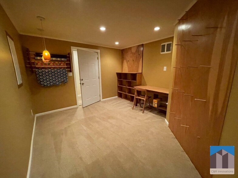 Building Photo - 1377 Greencrest Ct