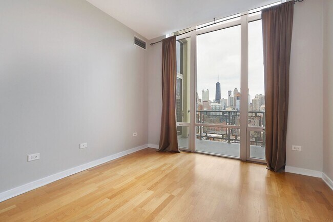 Building Photo - Gorgeous River North penthouse for rent!
