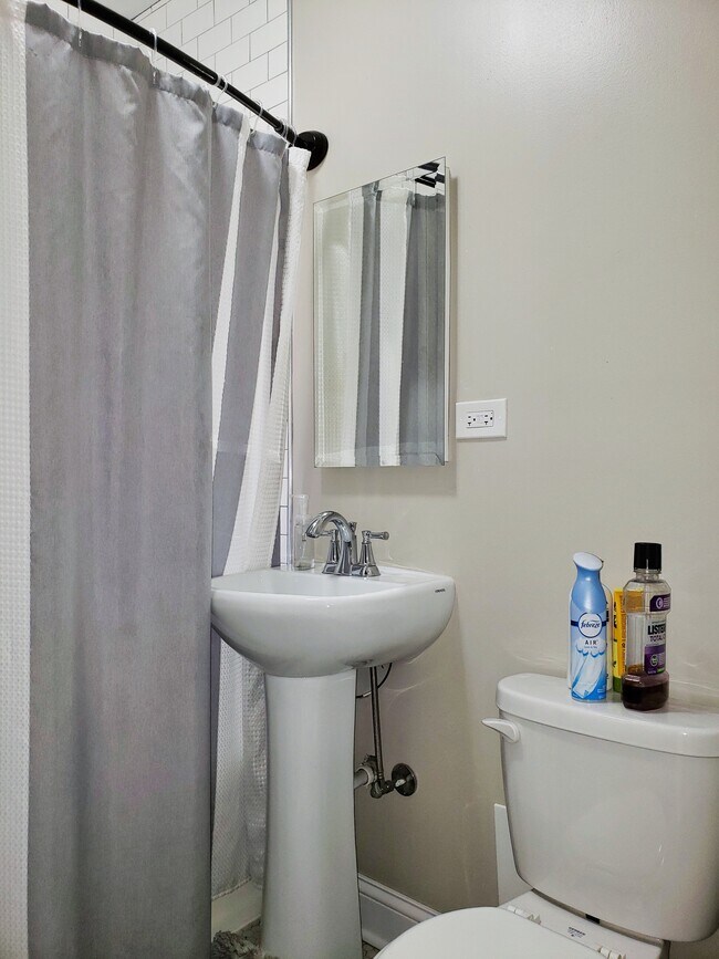 Building Photo - 6813 W 21st St