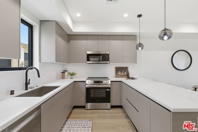 Building Photo - 3842 Don Tomaso Dr