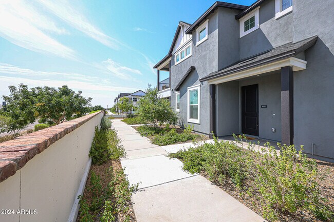 Building Photo - 11300 N Casa Dega Dr