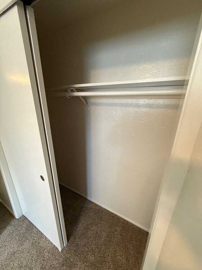 Building Photo - 3875 Iberis St NE