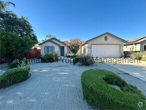 Building Photo - Stunning 3 Bed/2 Bath NW Bakersfield Home ...