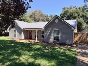 Building Photo - 3149 Cottage Ln