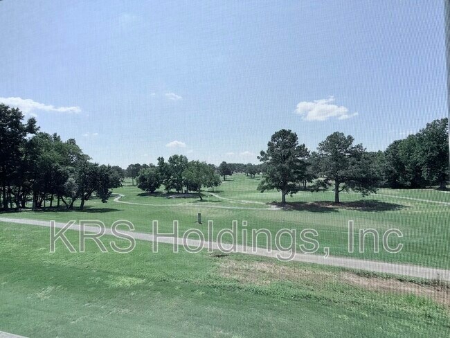Building Photo - 849 Parc Townes Dr