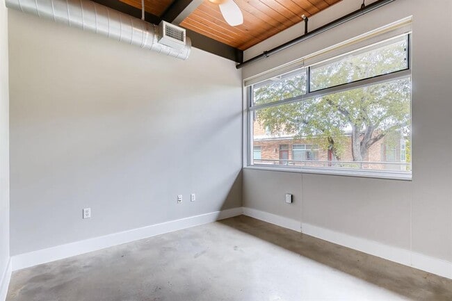 Building Photo - 2205 N Lamar Blvd