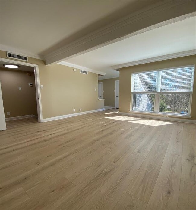 Building Photo - 101 World of Tennis Sq