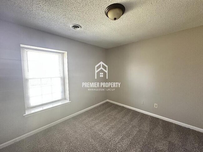 Building Photo - 3482 Kirby Terrace Dr
