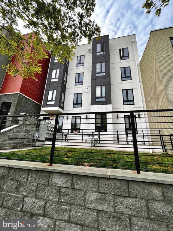 Building Photo - 1331 K St SE