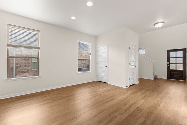 Building Photo - 5461 Vanner Path