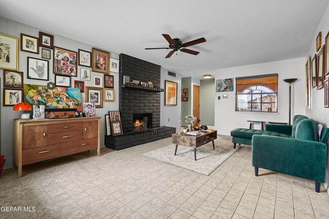 Building Photo - 5660 Longview Dr