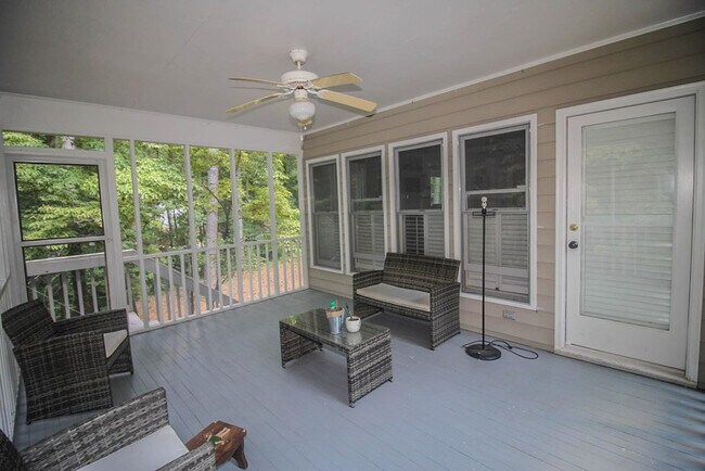 Building Photo - 4265 Deerwood Ln