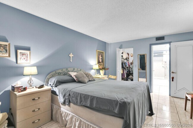 Building Photo - 711 Lori Dr