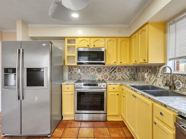 Building Photo - 22538 Market Square Ln