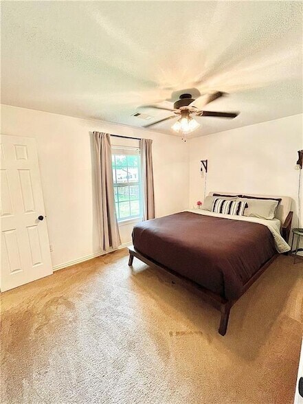 Building Photo - 721 Dockery Ln
