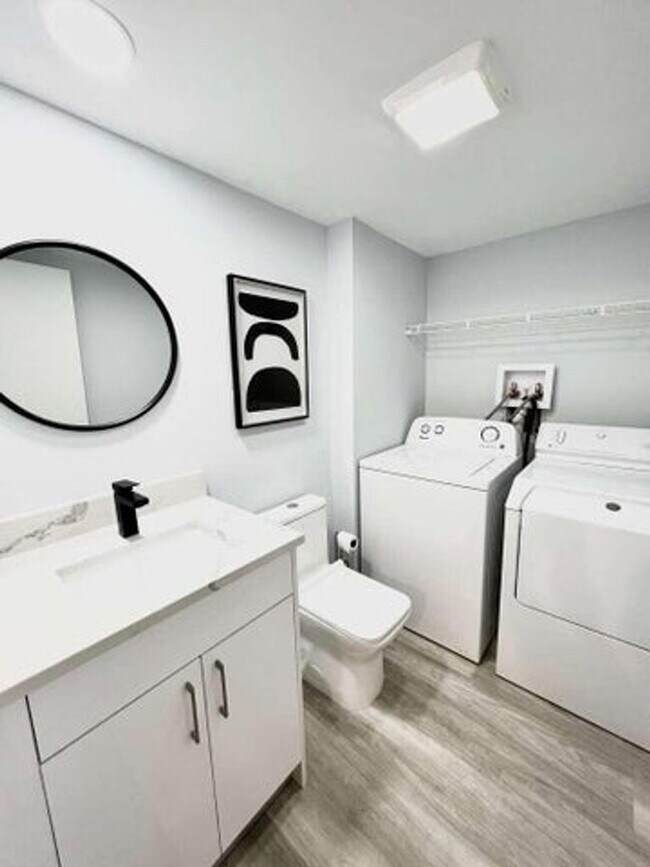 Building Photo - 118 1st Terrace