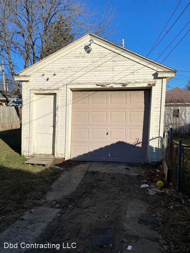 Building Photo - 3 br, 1 bath House - 1710 W Spring St