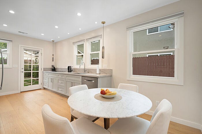 Building Photo - 228 W Mission St