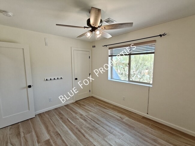 Building Photo - 5440 W Placita De La Promesa