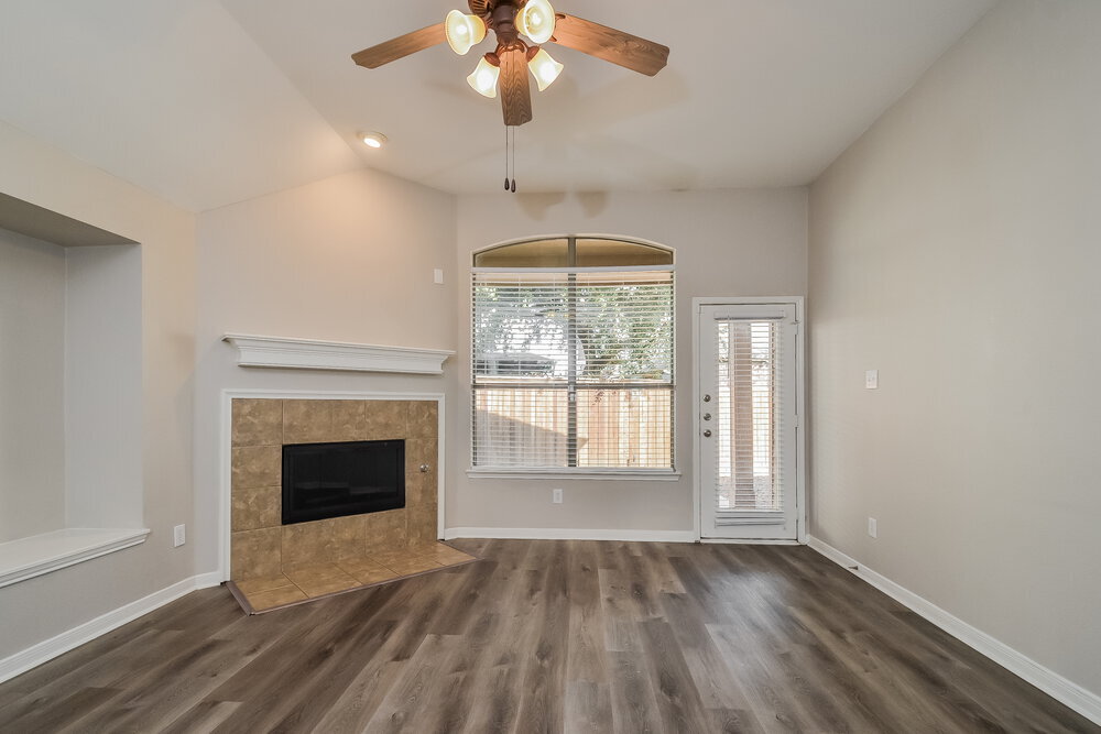 Building Photo - 1409 Mockingbird Dr