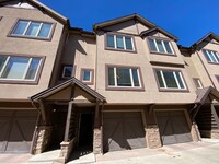 Building Photo - Lightner Creek Town Home Near Twin Buttes