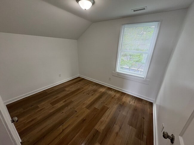 Building Photo - Three Bedroom One Bath Second Story Duplex...