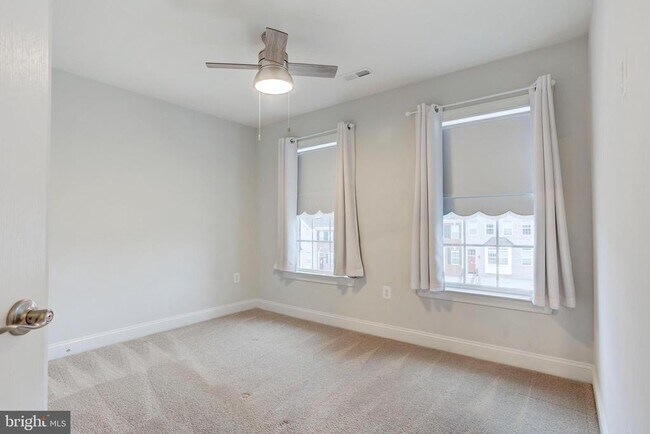 Building Photo - 15392 Ballerina Lp